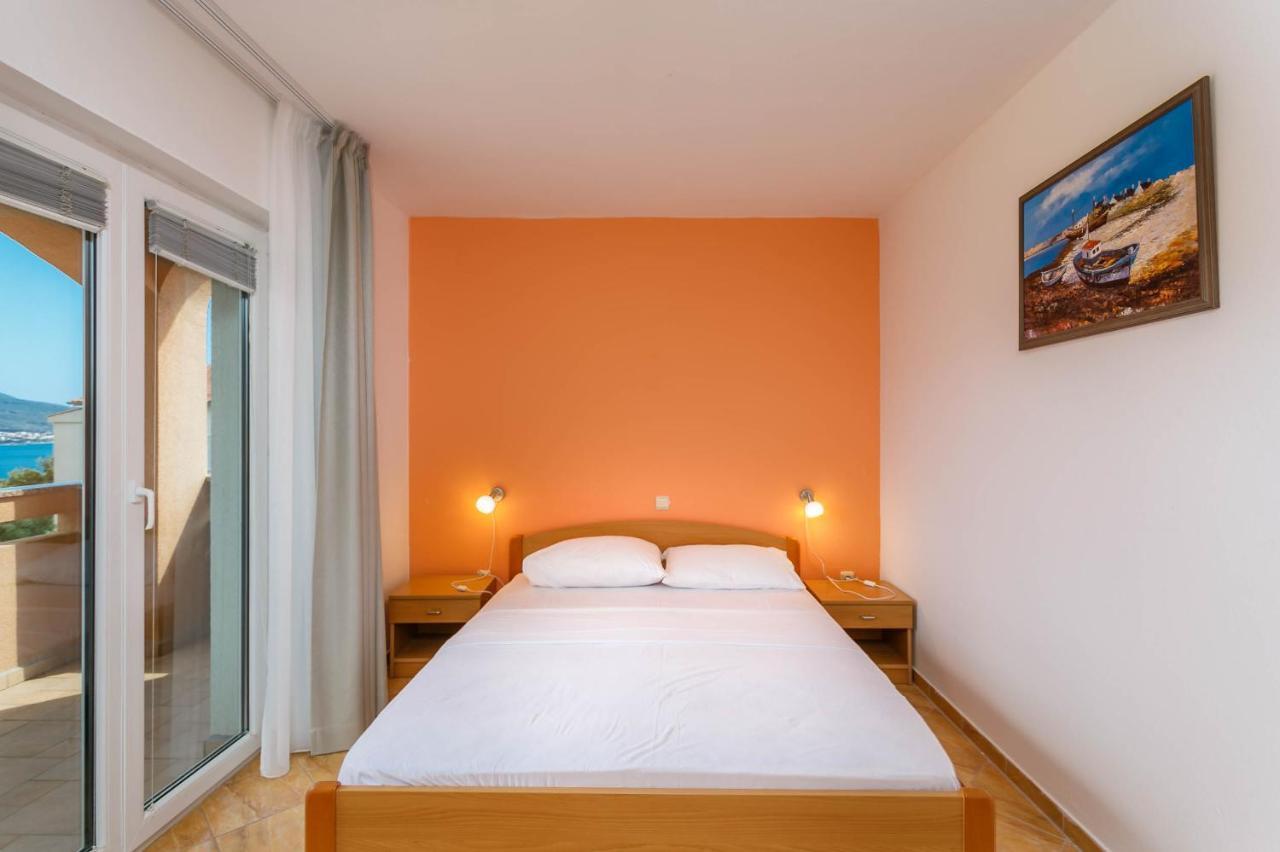 Apartmani Luka Kornić Exterior foto